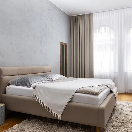 Stay2Gether City Buzz Apt - O2 Arena - Sleeps 6 Praha Exteriér fotografie